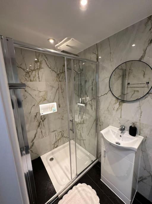 House Villa Watford  Dış mekan fotoğraf